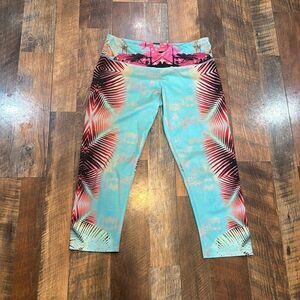 Onzie Capri length leggings M/L (4100)